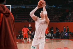 男篮世预赛中国vs日本🔥赛前张镇麟投篮热身~